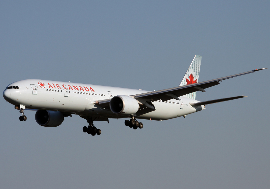 C-FITW (cn 35298) Boeing 777-333ER
