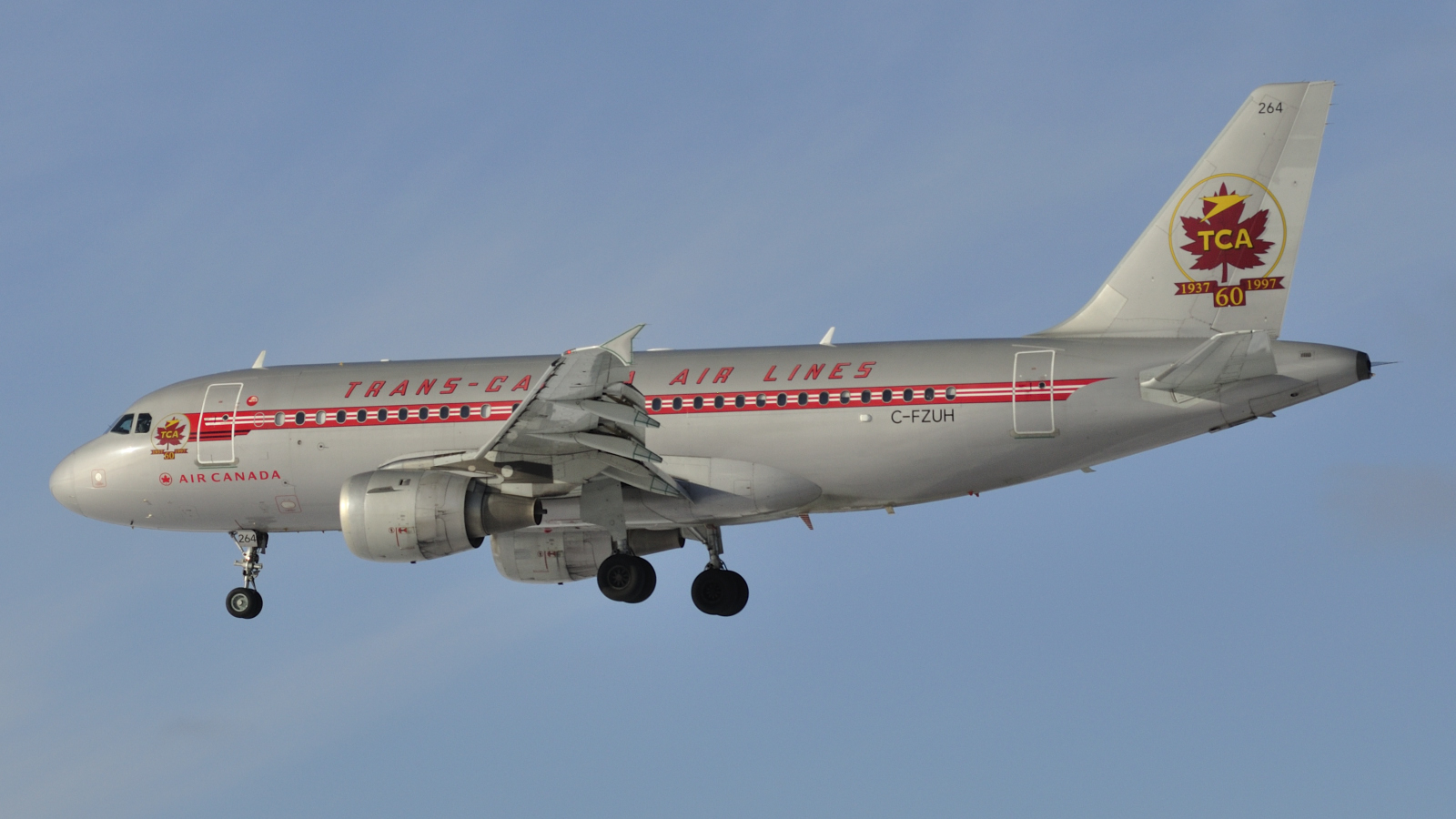 C-FZUH (cn 0711) Airbus A319-114