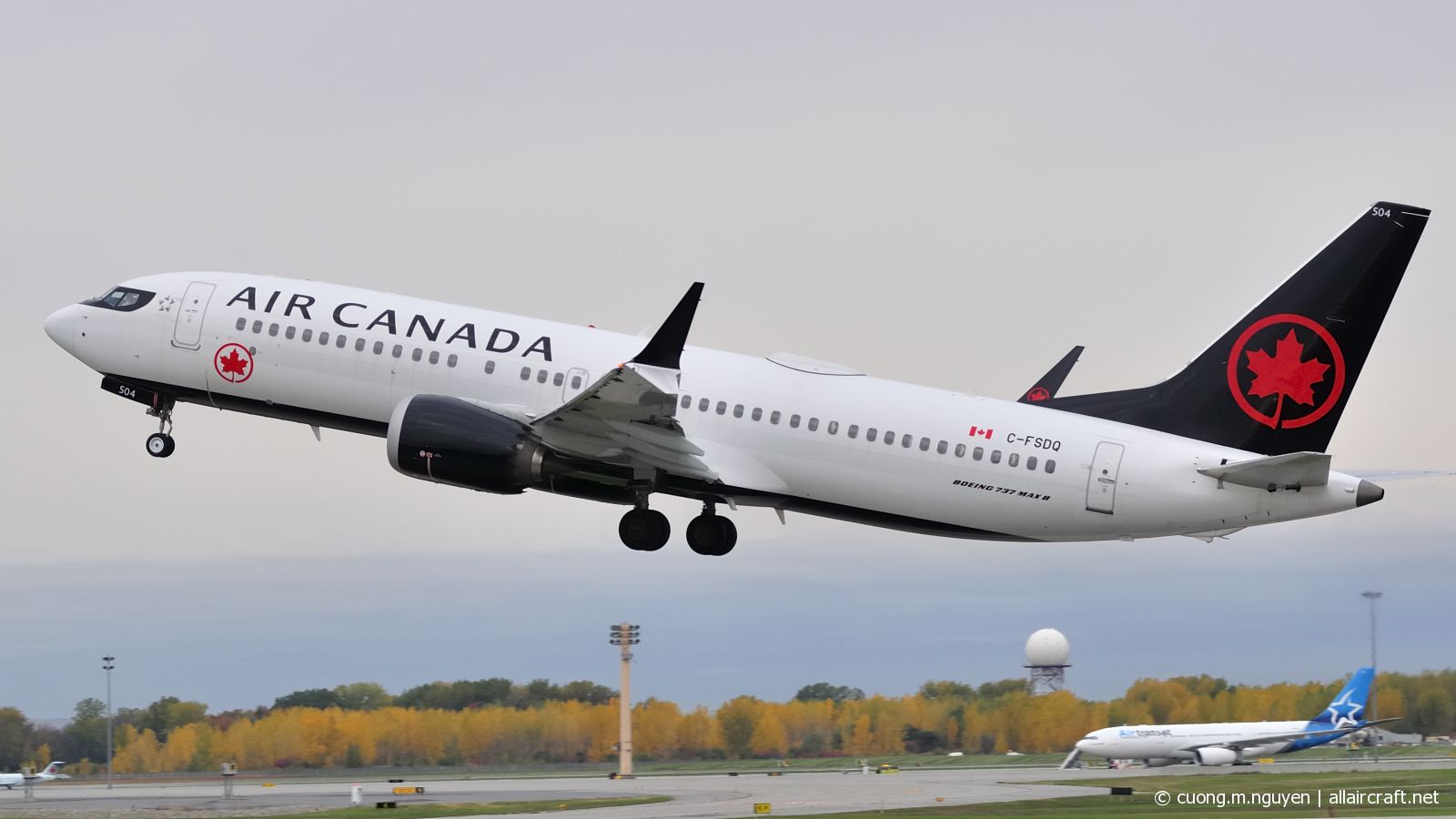 C-FSDQ (cn 61209) Boeing 737-8 MAX