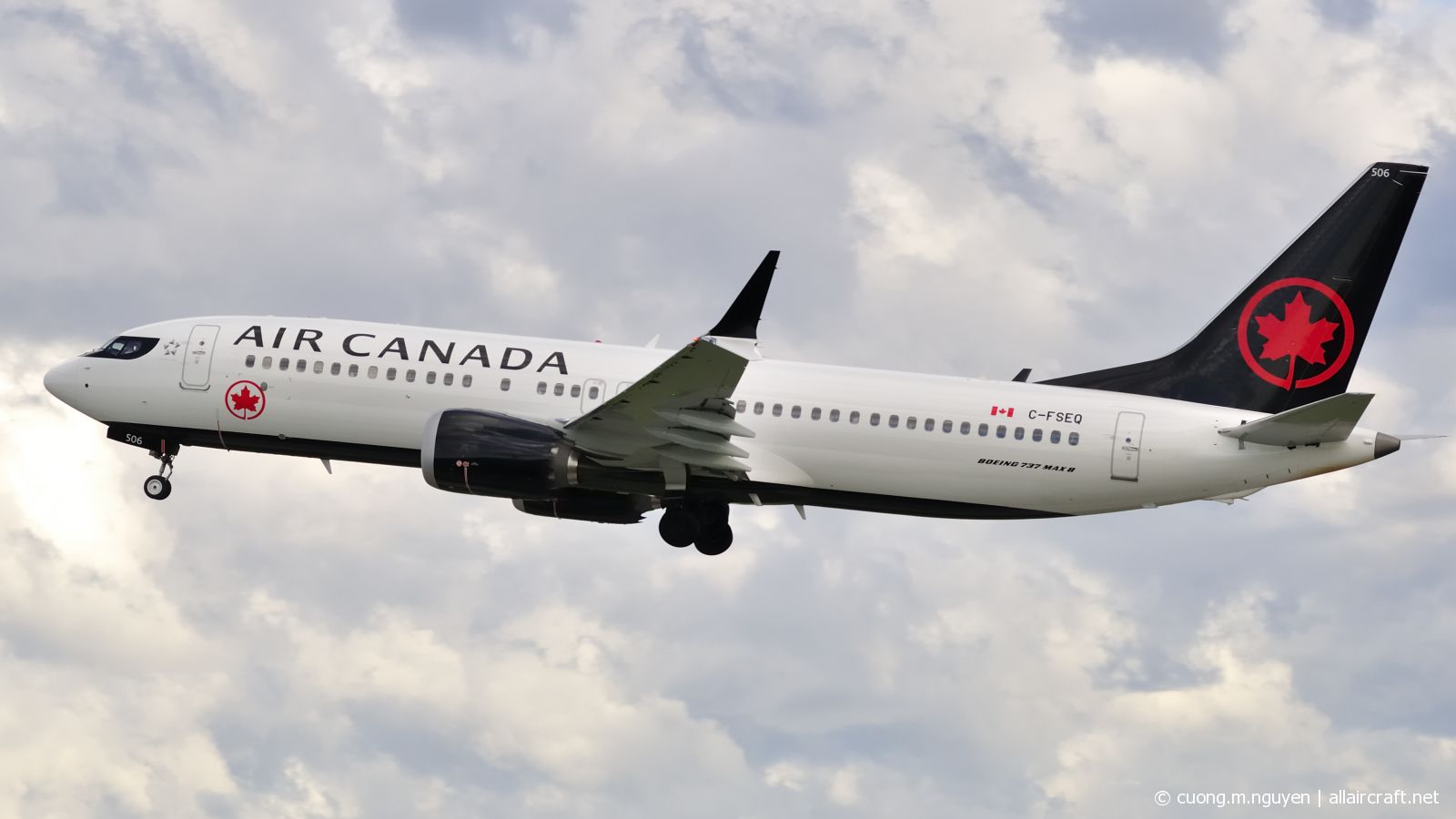 C-FSEQ (61211) 2018 Boeing 737-8 MAX