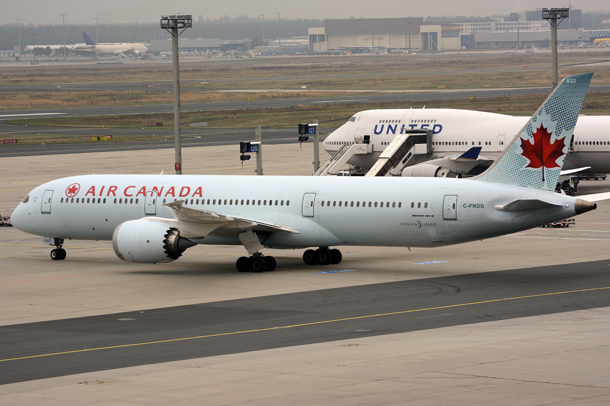C-FNOG (35266) 2015 Boeing 787-9 Dreamliner