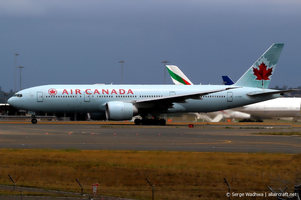 C-FIUF (cn 35243) Boeing 777-233LR