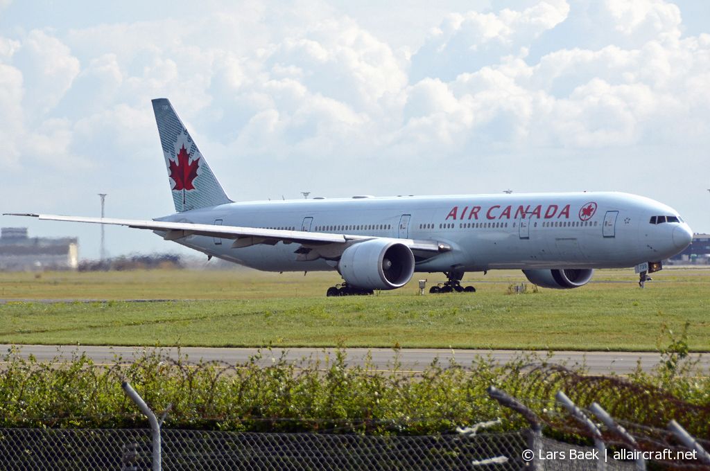 C-FRAM (cn 35250) Boeing 777-333ER