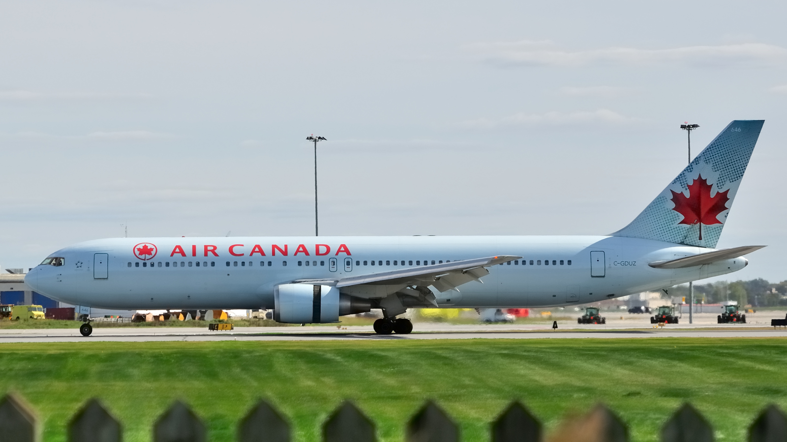 C-GDUZ (25347) 1991 Boeing 767-38E(ER)