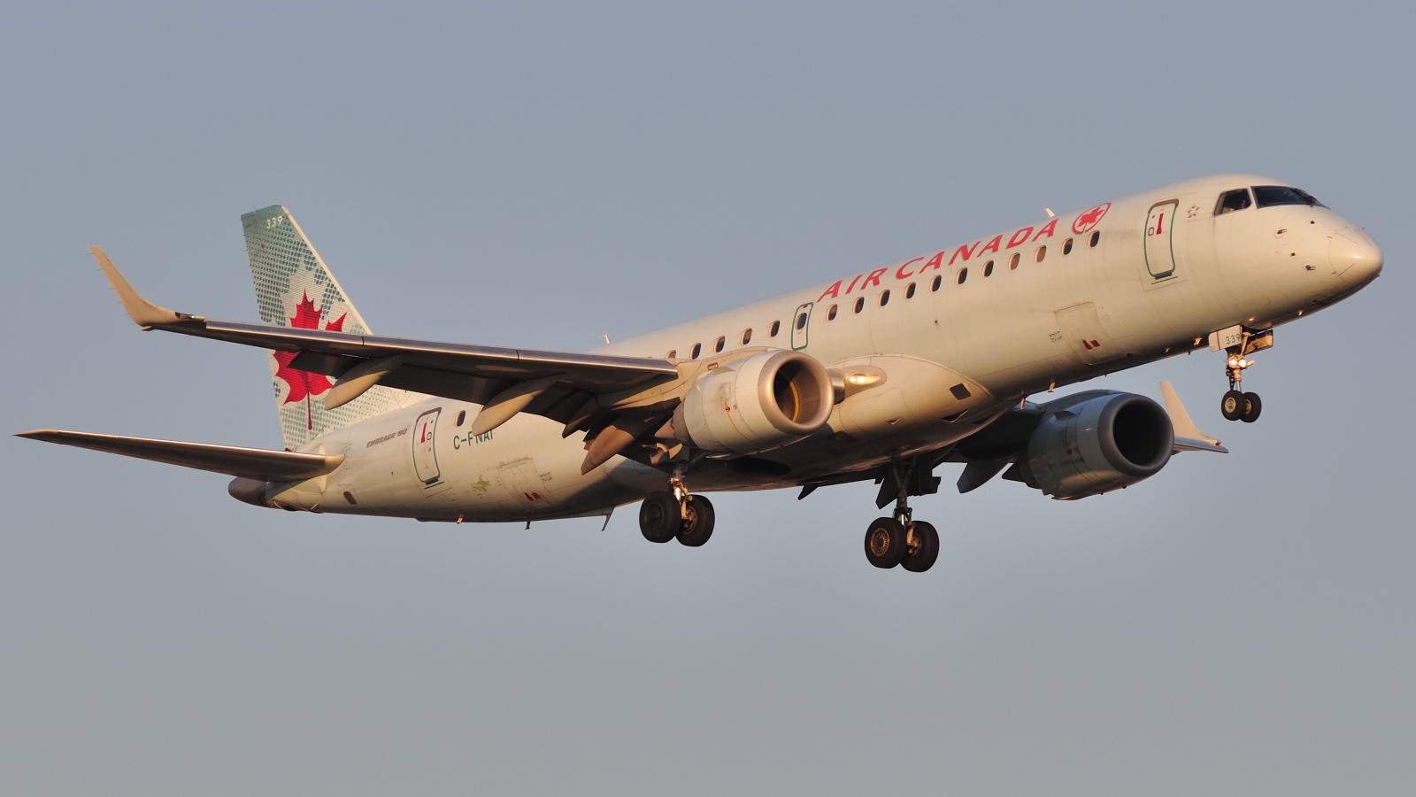 C-FNAI (cn 19000132) Embraer 190-100IGW