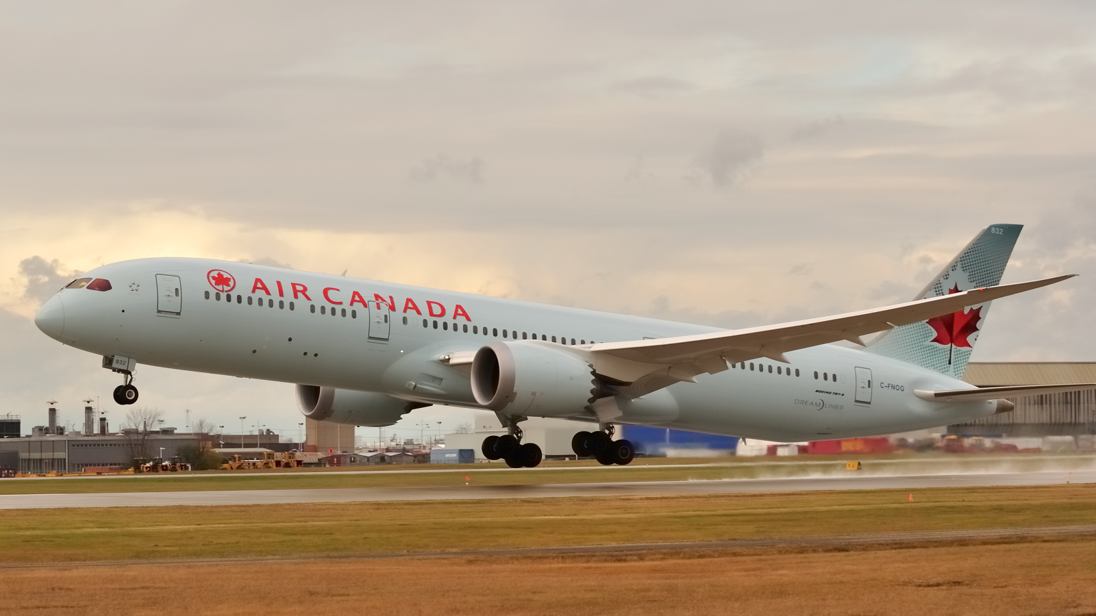 C-FNOG (35266) 2015 Boeing 787-9 Dreamliner