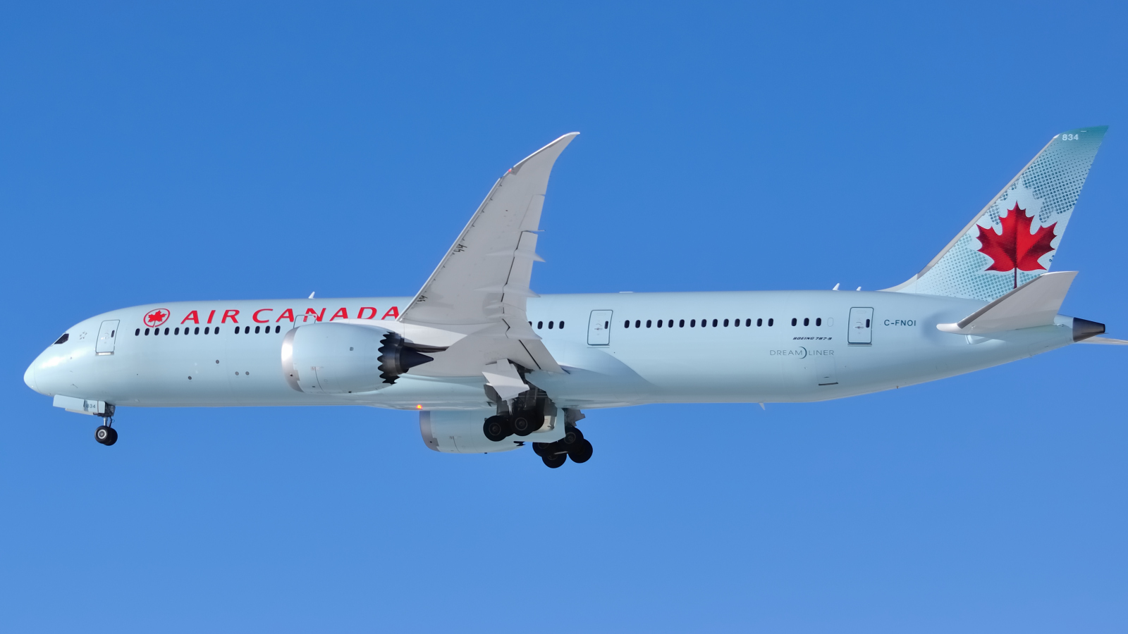 C-FNOI (cn 35268) Boeing 787-9