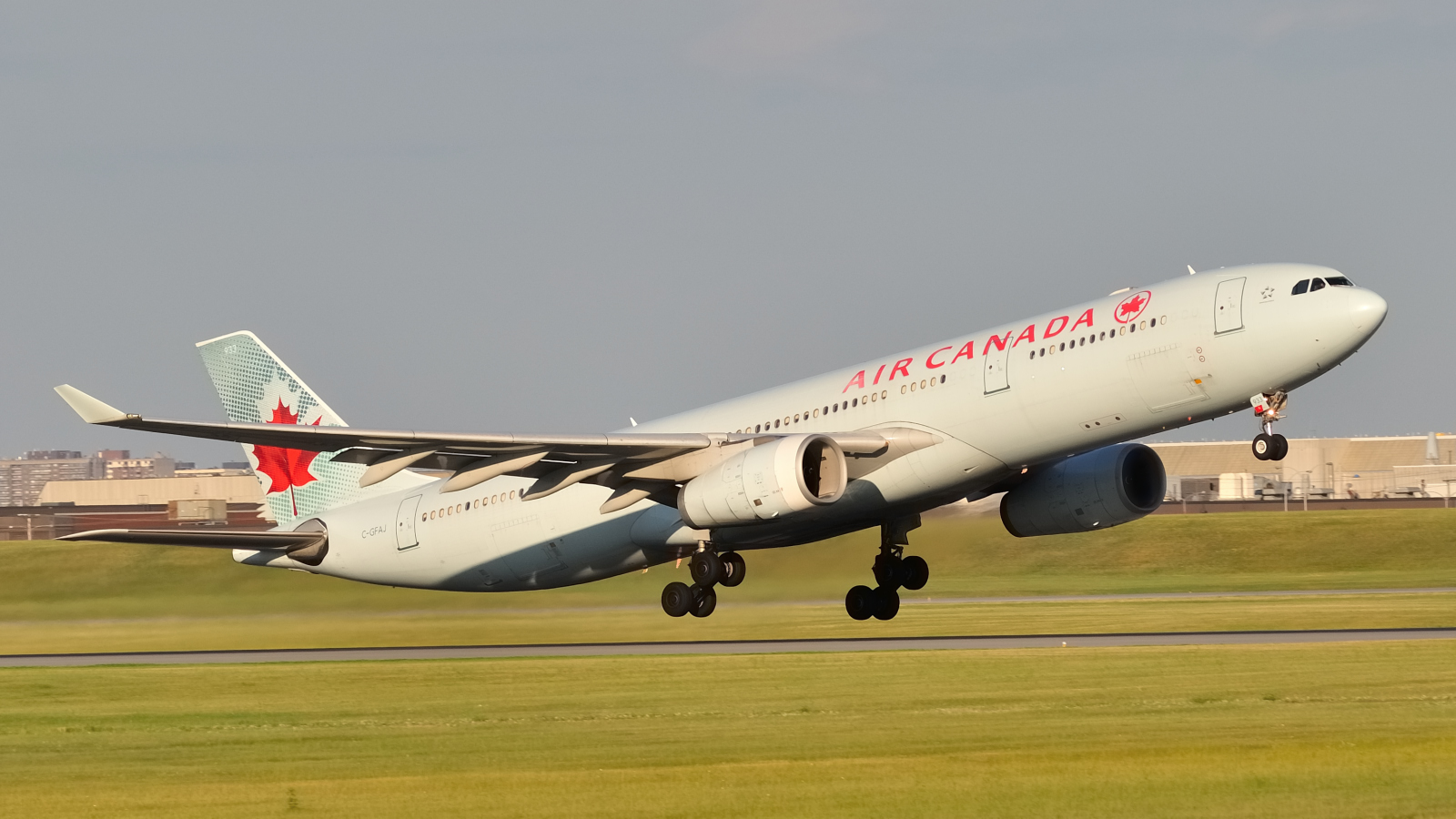 C-GFAJ (284) 1999 Airbus A330-343