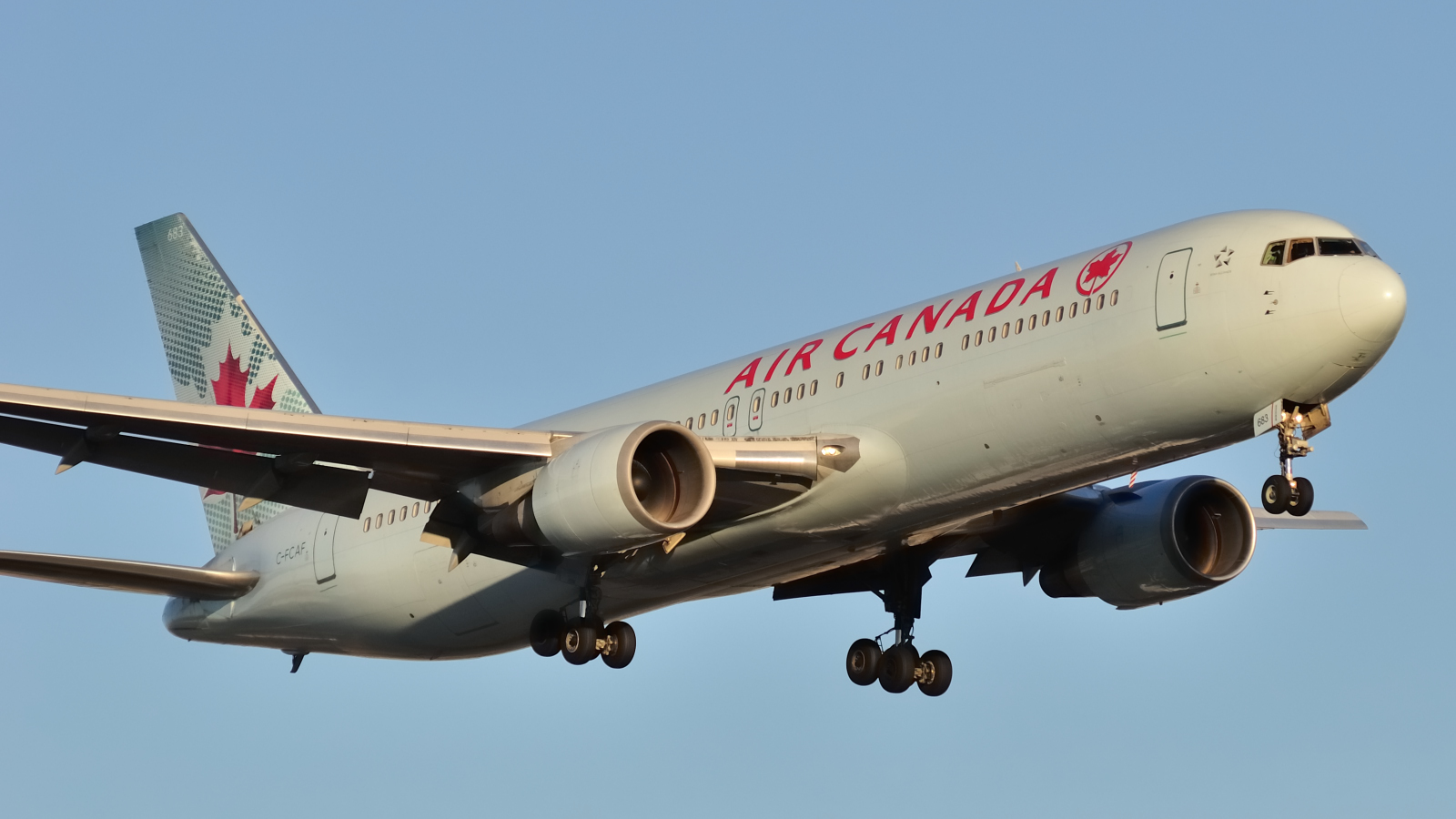 C-FCAF (cn 24084) Boeing 767-375ER