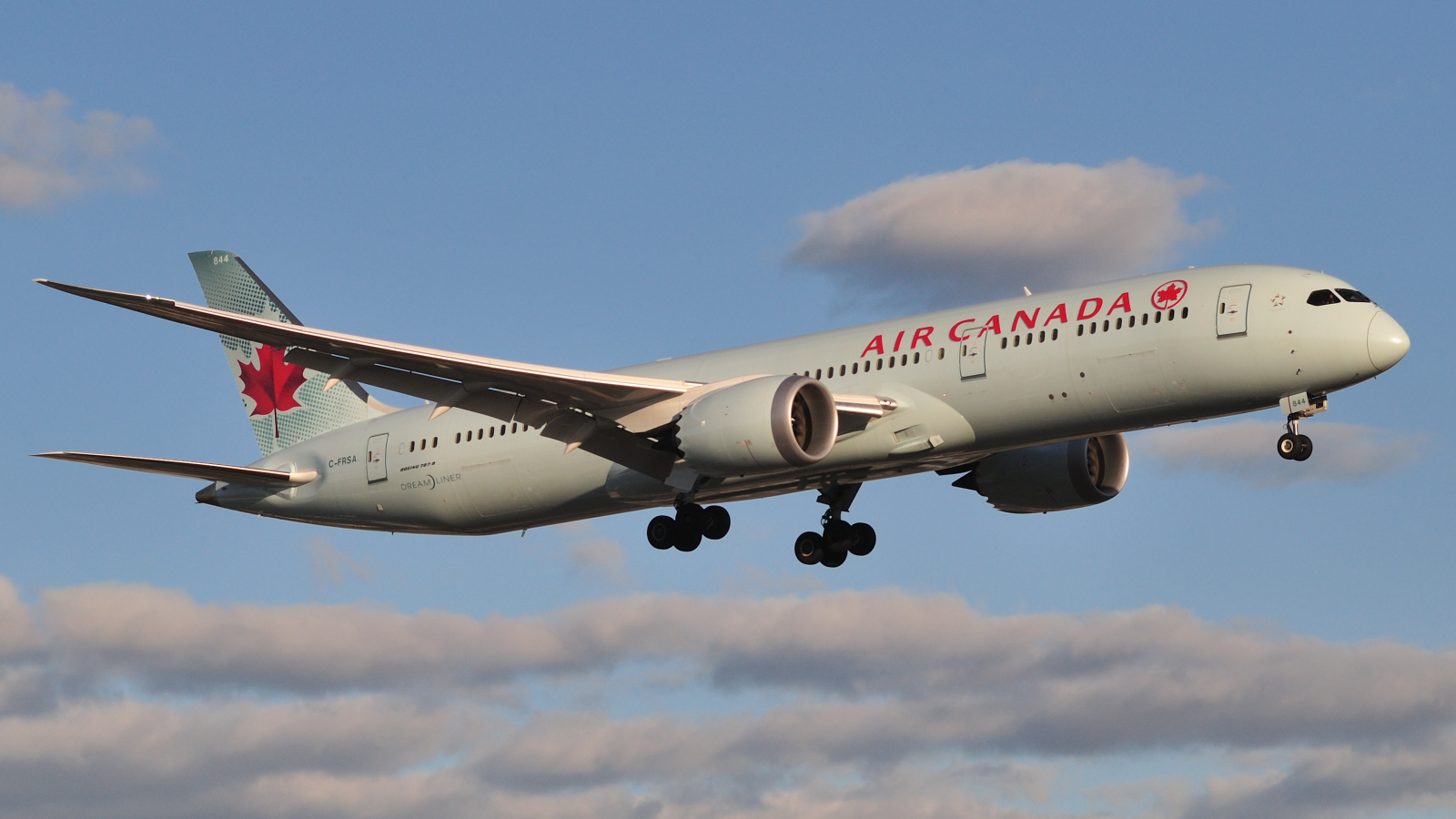 C-FRSA (cn 37175) Boeing 787-9