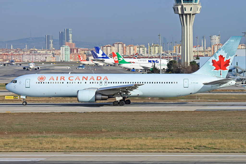 C-FCAE (cn 24083) Boeing 767-375ER