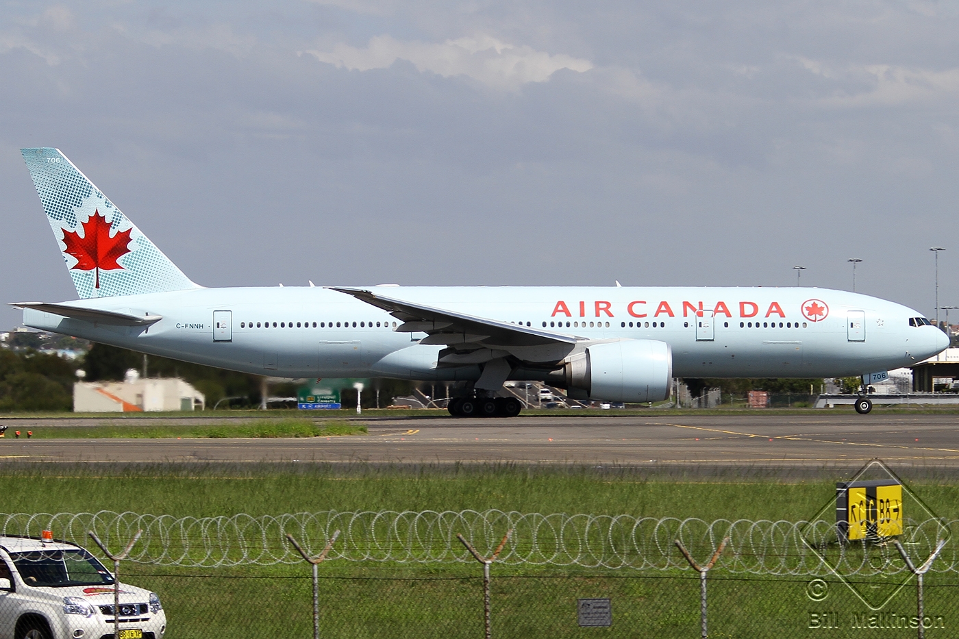 C-FNNH (cn 35247) Boeing 777-233LR