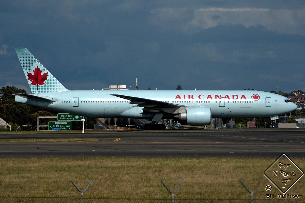 C-FNNH (cn 35247) Boeing 777-233LR