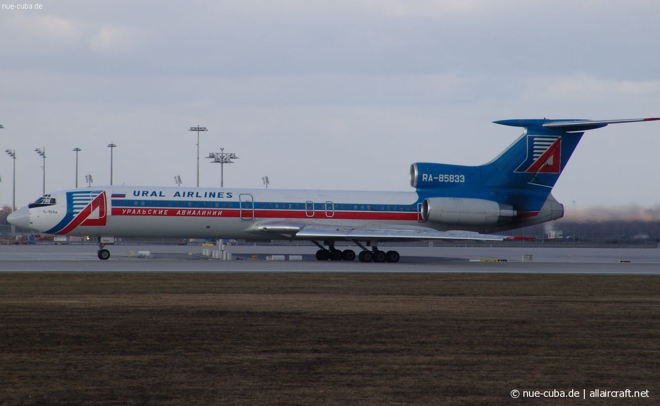 RA-85833 (01A1020) Tupolev Tu-154M