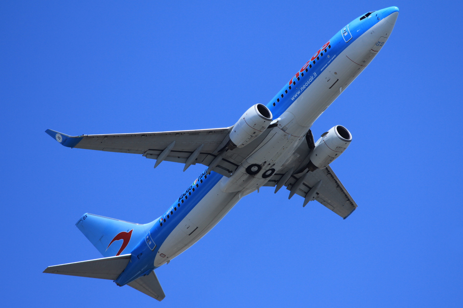 I-NEOX (33677) 2004 Boeing 737-86N WL