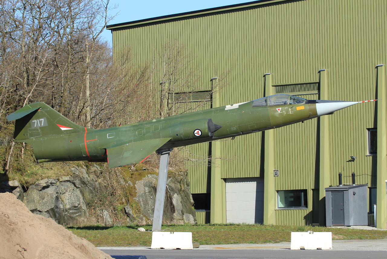 717 (683A-1017) Lockheed CF-104 Starfighter