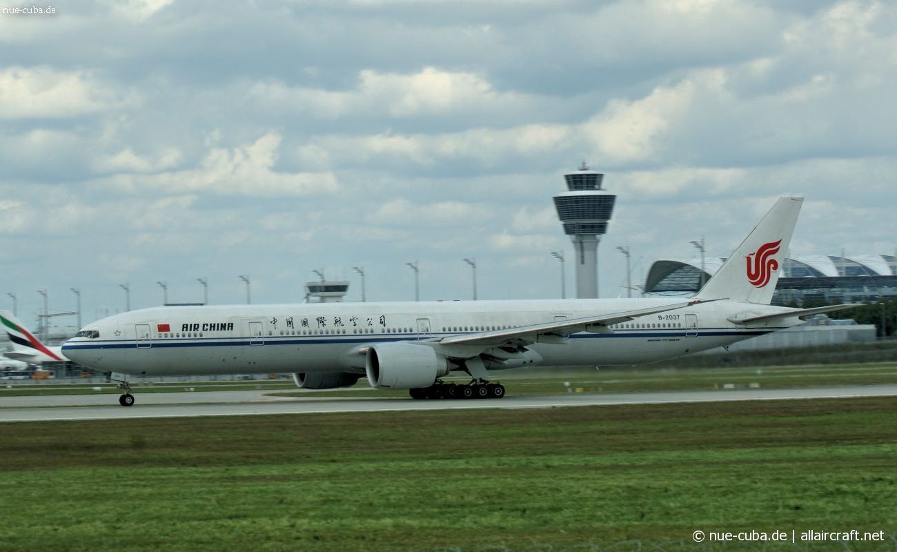 B-2037 (cn 38677) Boeing 777-39LER