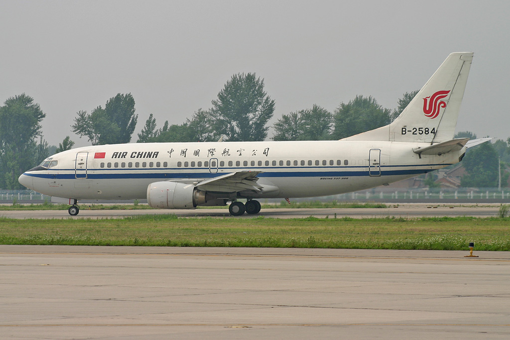 B-2584 (cn 25891) Boeing 737-3J6