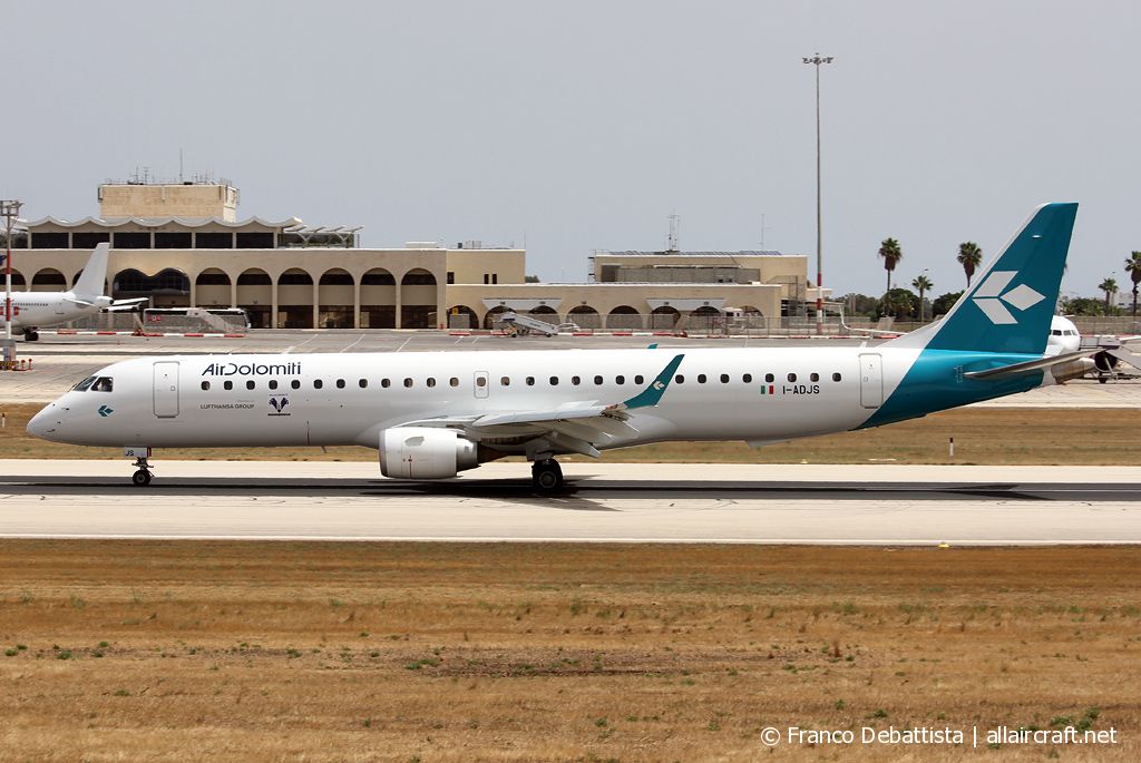 I-ADJS (19000597) 2013 Embraer 190-200LR