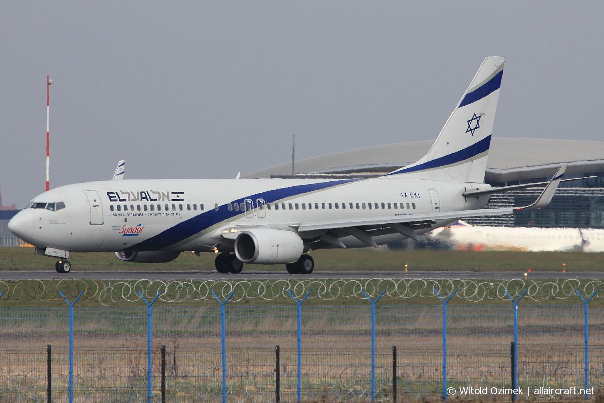 4X-EKI (28587) 1999 Boeing 737-86N(WL)