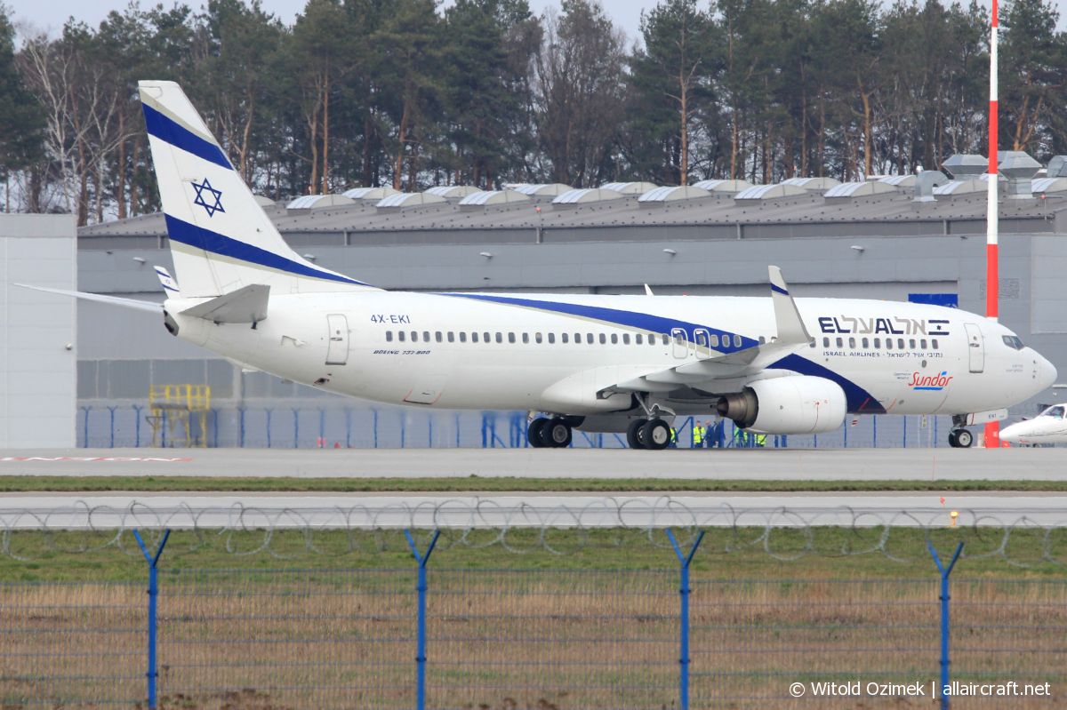 4X-EKI (28587) 1999 Boeing 737-86N(WL)