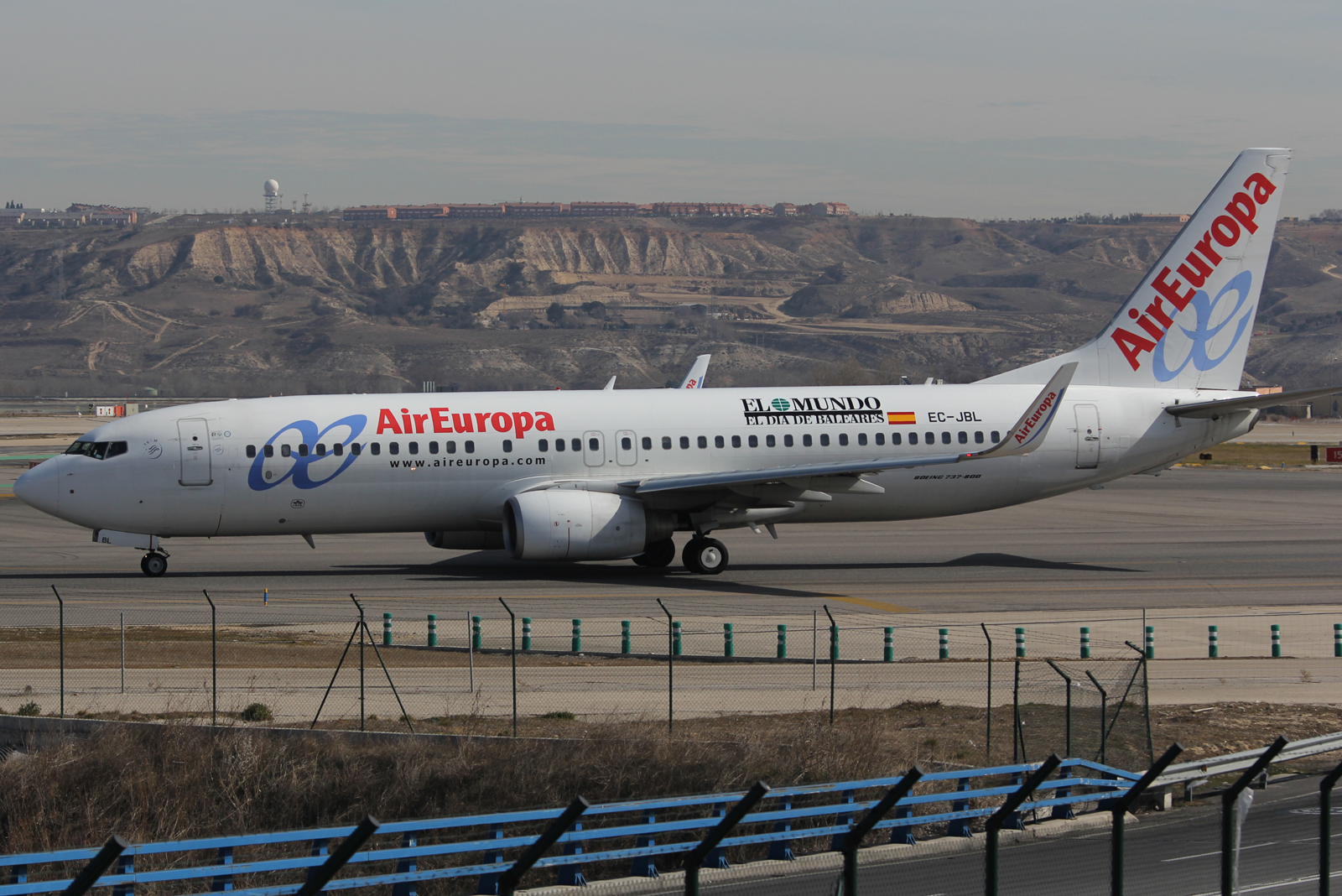 EC-JBL (33974) 2004 Boeing 737-85P(WL)