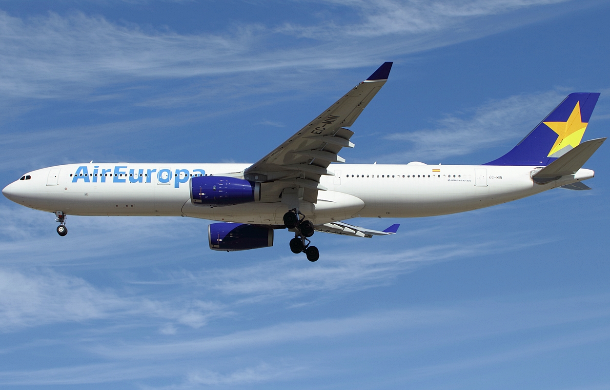 EC-MIN (1607) 2015 Airbus A330-343