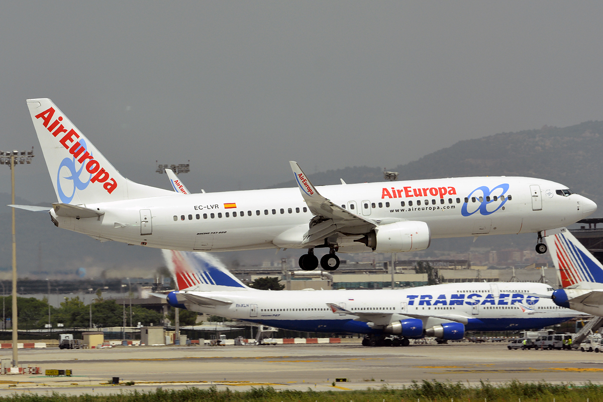 EC-LVR (cn 36593) Boeing 737-85P