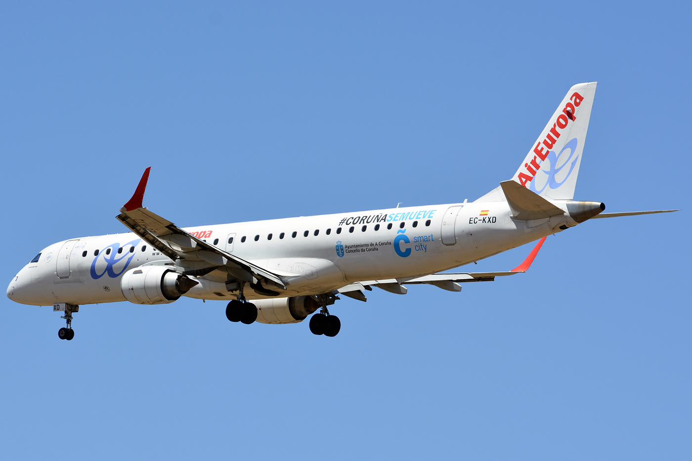 EC-KXD (cn 19000244) Embraer 190-200LR