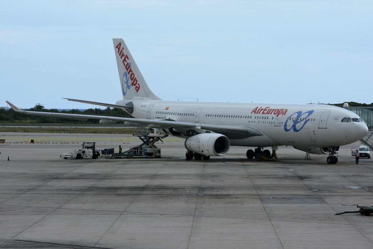 EC-LQO (cn 0505) Airbus A330-243