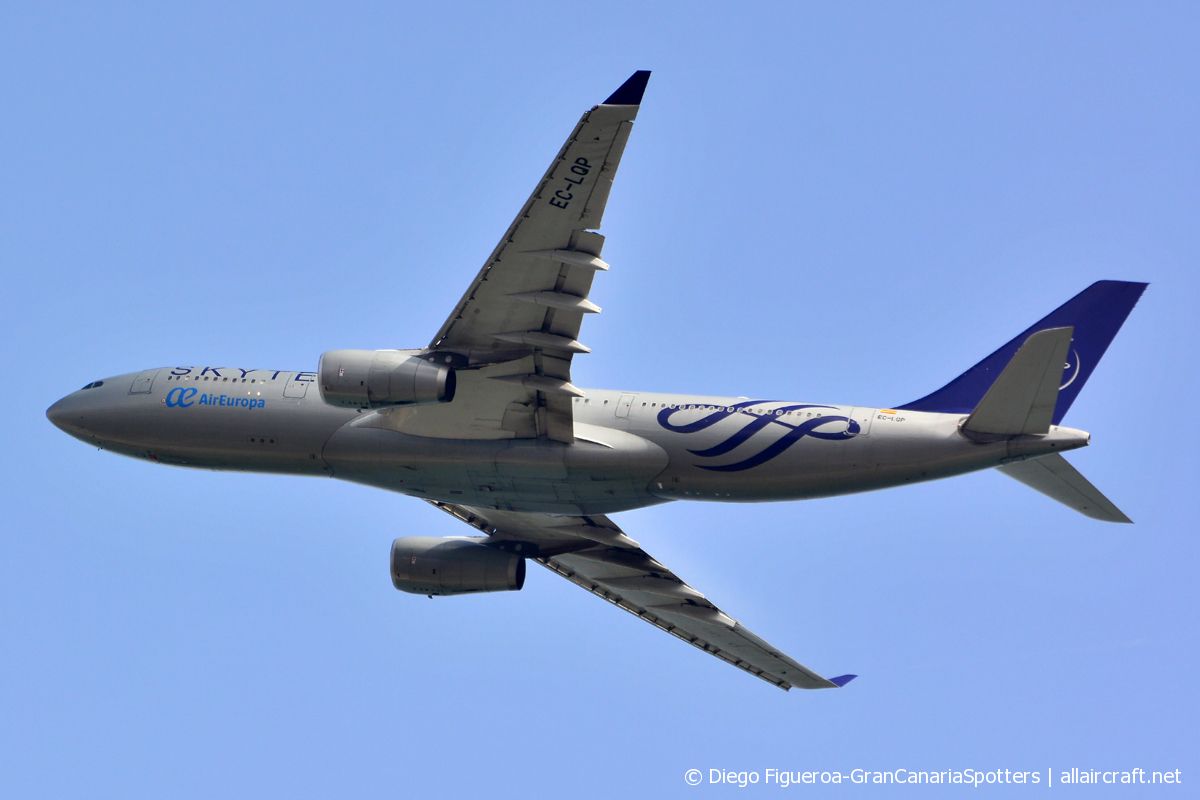 EC-LQP (526) 2003 Airbus A330-243