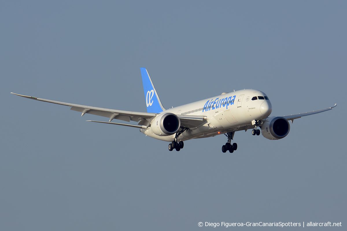 EC-MIH (cn 36413) Boeing 787-8