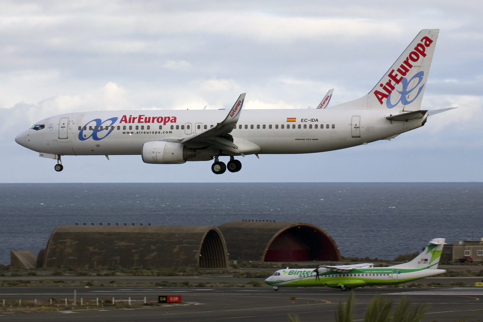 EC-IDA (cn 32773) Boeing 737-86Q