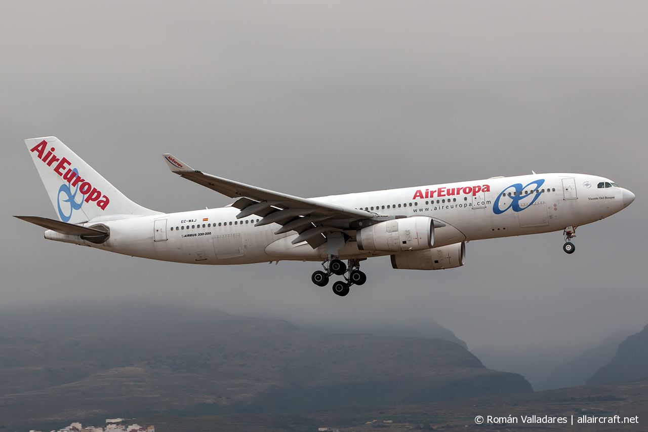EC-MAJ (992) 2009 Airbus A330-243