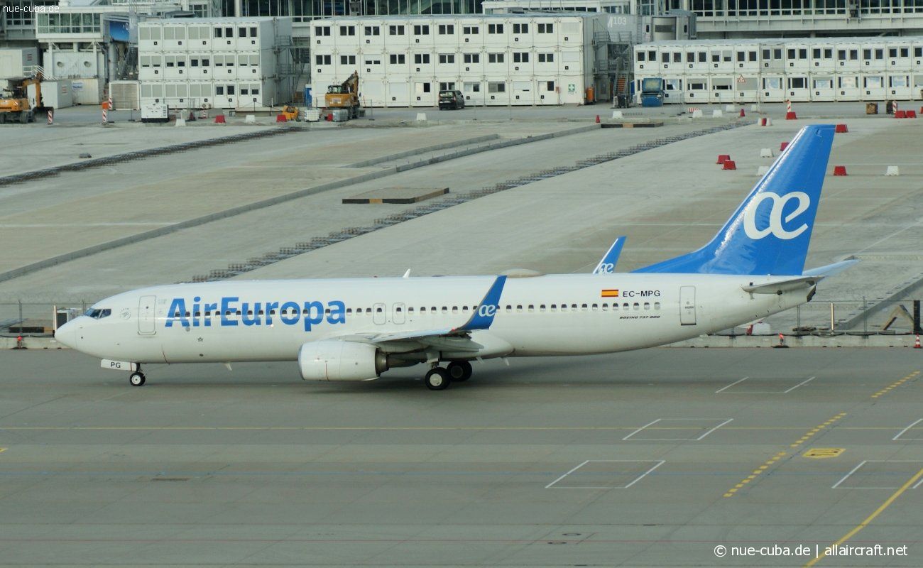 EC-MPG (60586) 2017 Boeing 737-85P(WL)