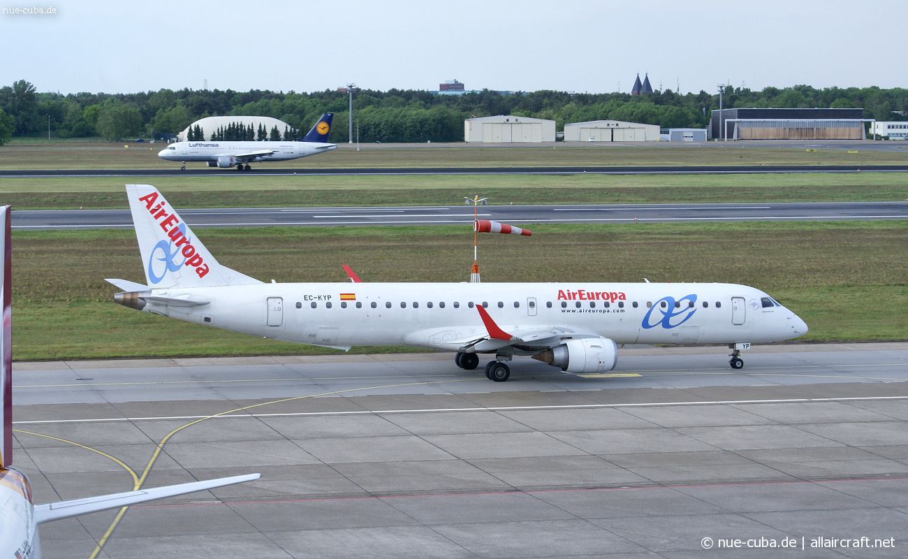 EC-KYP (19000281) 2009 Embraer 190-200LR