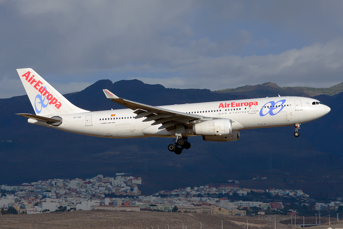 EC-LQO (cn 0505) Airbus A330-243
