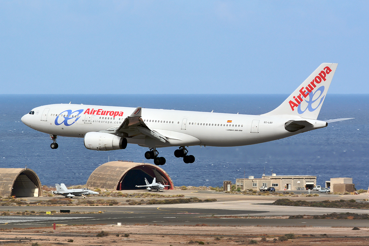 EC-LQO (cn 0505) Airbus A330-243
