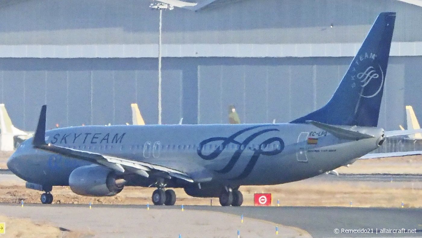 EC-LPQ (35496) 2012 Boeing 737-85P WL