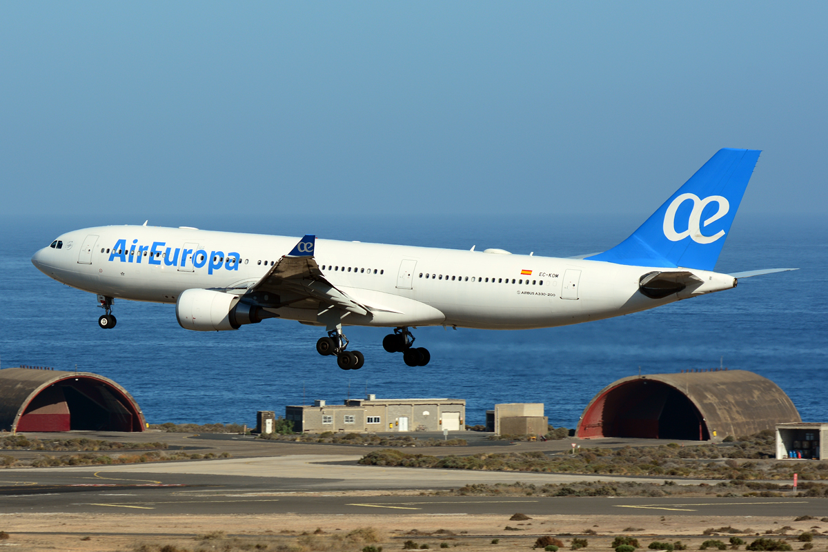 EC-KOM (cn 0931) Airbus A330-202