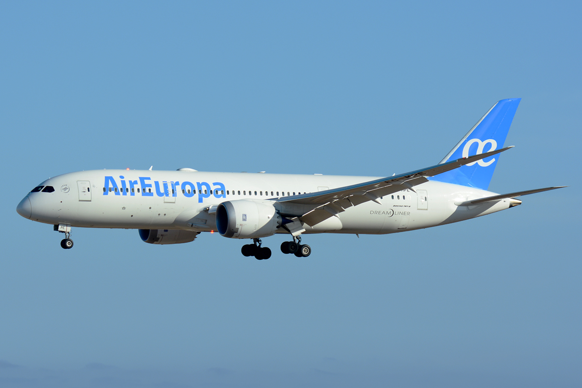 EC-MPE (cn 36418) Boeing 787-8