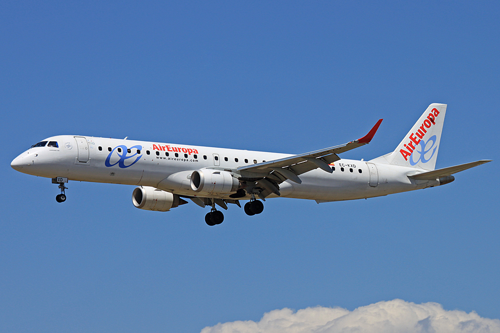 EC-KXD (cn 19000244) Embraer 190-200LR