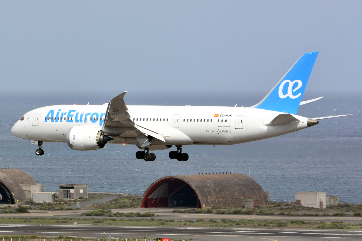 EC-MOM (36419) 2017 Boeing 787-8 Dreamliner