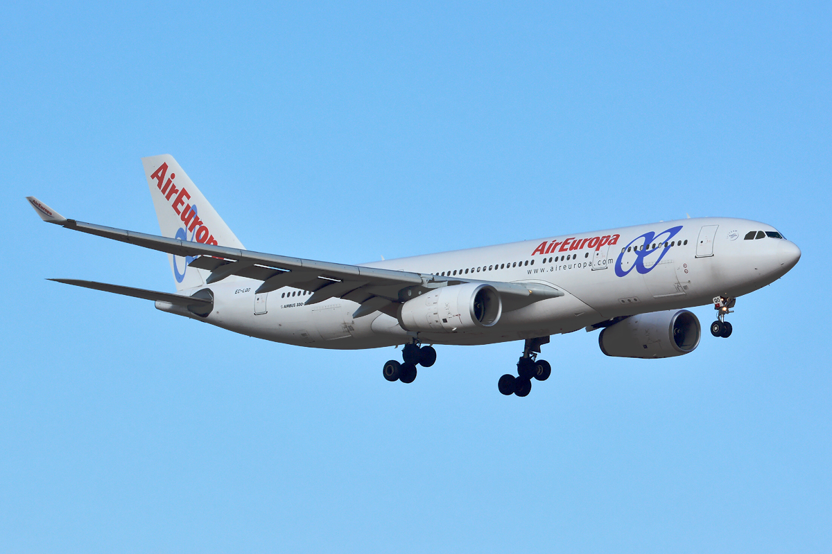 EC-LQO (cn 0505) Airbus A330-243