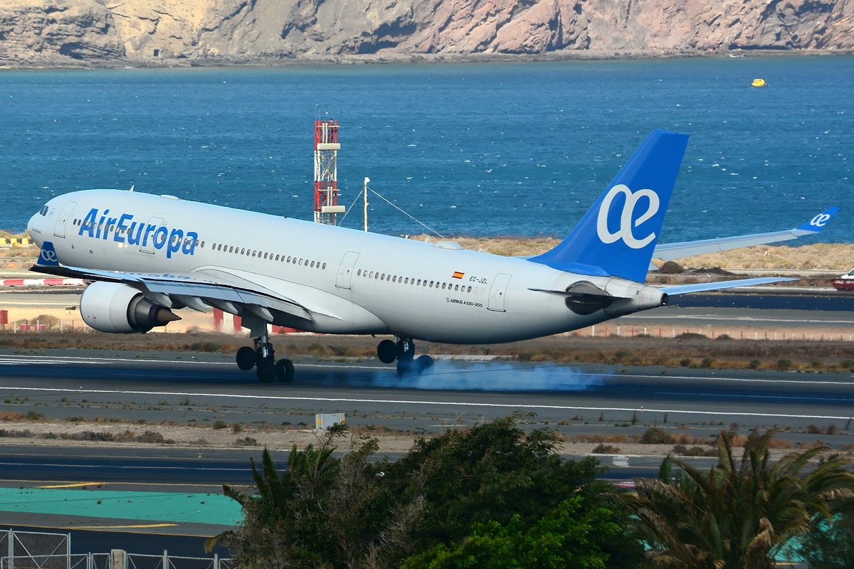 EC-JZL (cn 0814) Airbus A330-202