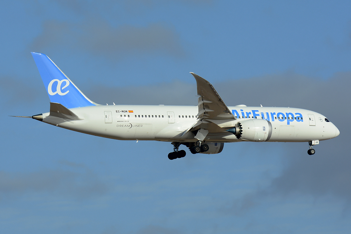 EC-MOM (36419) 2017 Boeing 787-8 Dreamliner