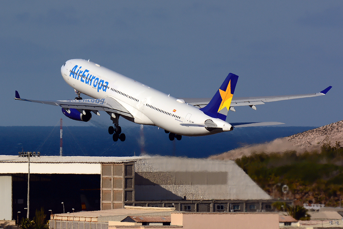 EC-MIN (1607) 2015 Airbus A330-343