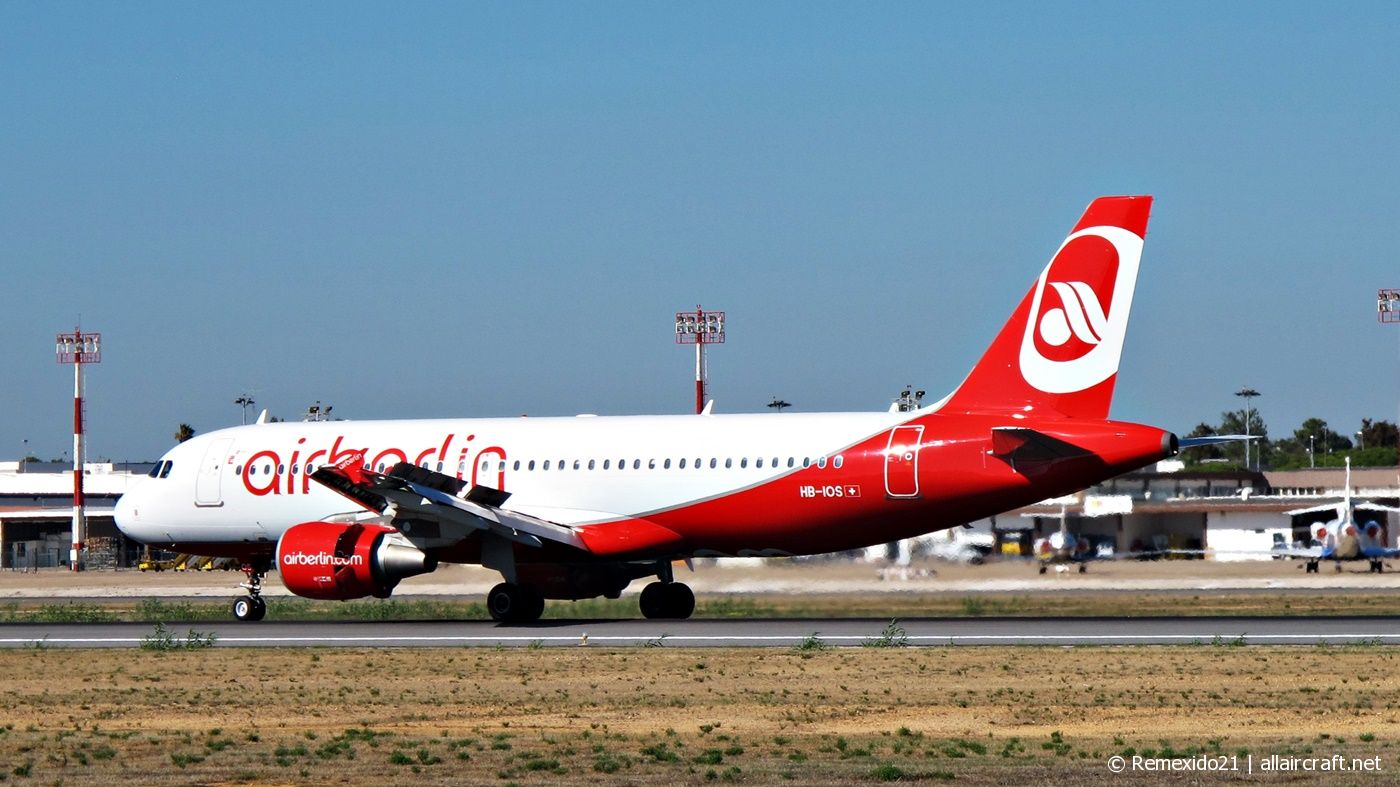 HB-IOS · Airbus A320-214 · (FAO / LPFR)