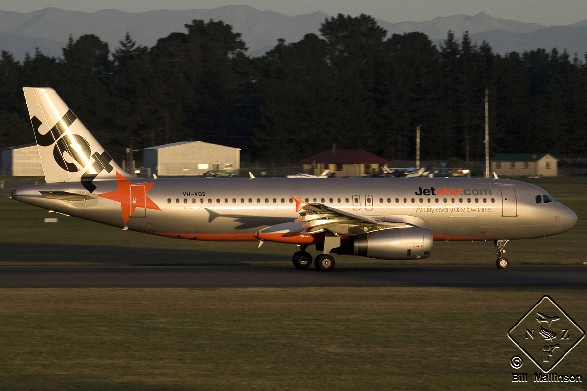 VH-VQS, (cn 2515), Airbus A320-232