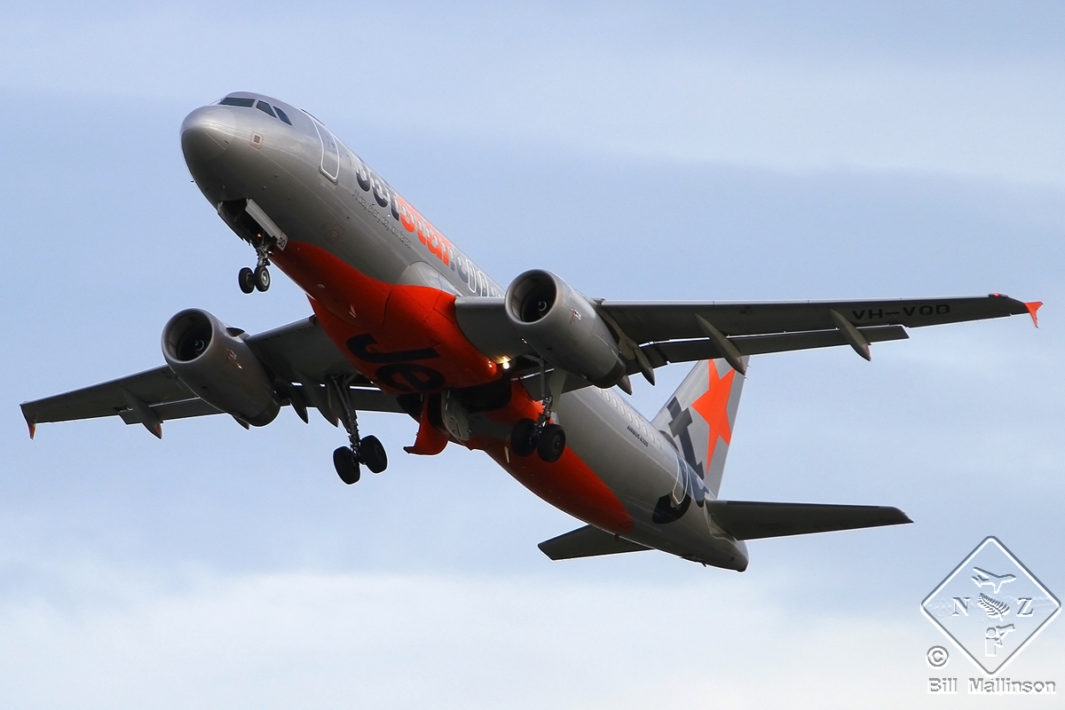 VH-VQD, (cn 3547), Airbus A320-232